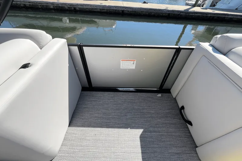 Slide: The Image of Harris 250 Sunliner 2025 - 6