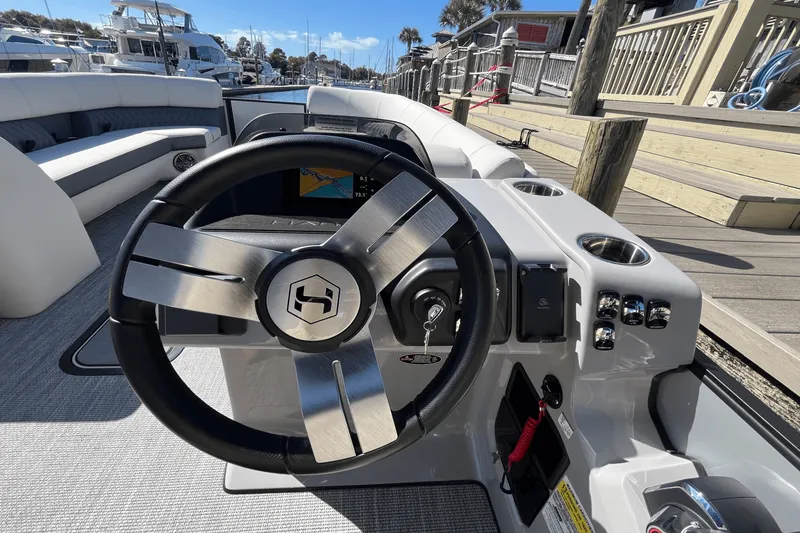 Slide: The Image of Harris 250 Sunliner 2025 - 8