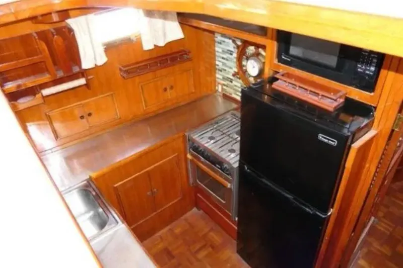 Slide: The Image of CHB Sedan Trawler 1983 - 12