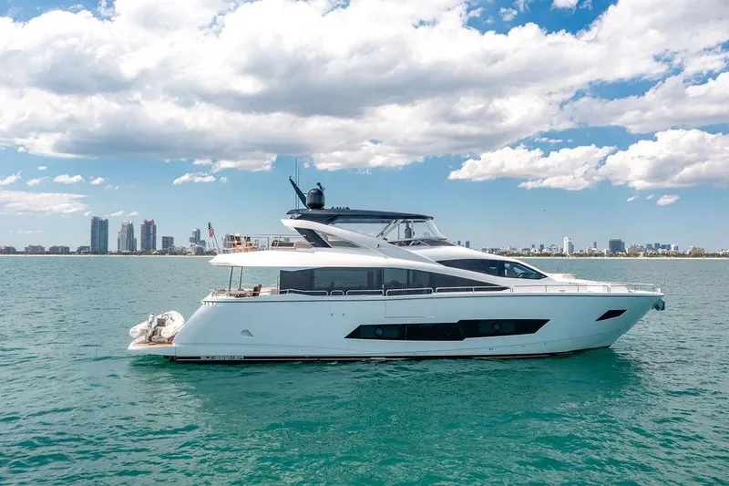The Image of Sunseeker 86 Yacht 2021 - 0