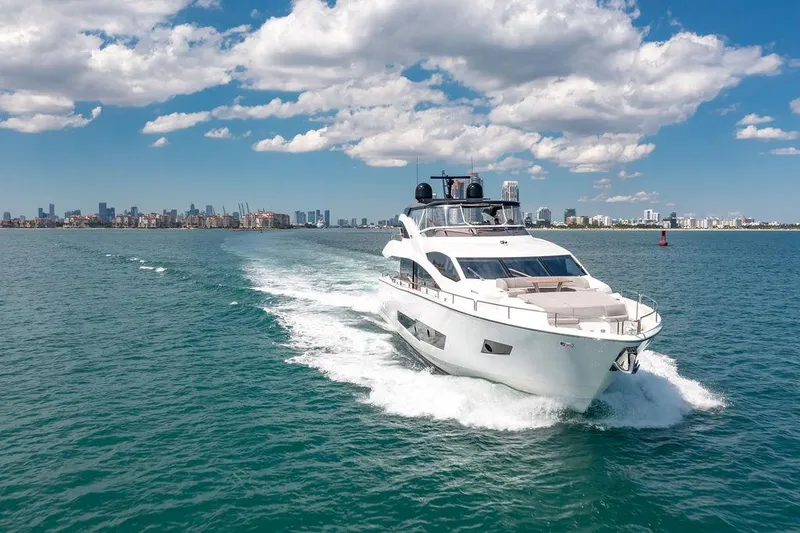 Slide: The Image of Sunseeker 86 Yacht 2021 - 89