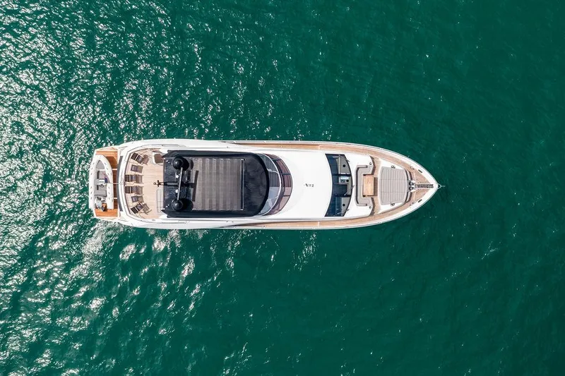 Slide: The Image of Sunseeker 86 Yacht 2021 - 86