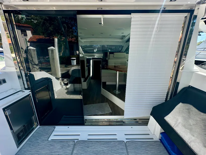 Slide: The Image of Cruisers Yachts 42 CANTIUS 2023 - 14