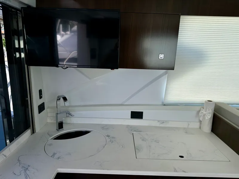 Slide: The Image of Cruisers Yachts 42 CANTIUS 2023 - 17