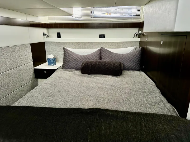 Slide: The Image of Cruisers Yachts 42 CANTIUS 2023 - 21