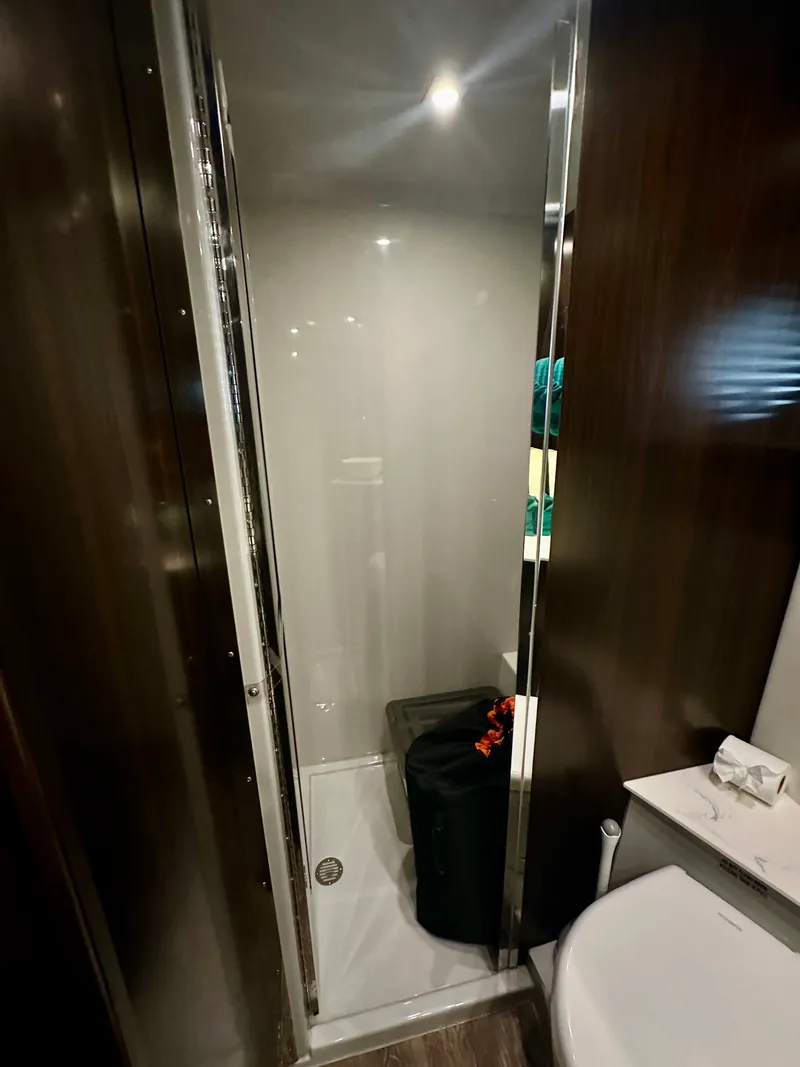 Slide: The Image of Cruisers Yachts 42 CANTIUS 2023 - 22