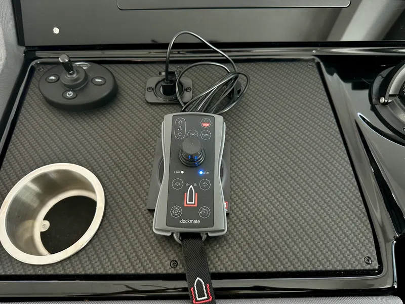 Slide: The Image of Cruisers Yachts 42 CANTIUS 2023 - 26