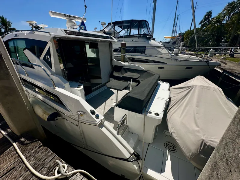 Slide: The Image of Cruisers Yachts 42 CANTIUS 2023 - 28