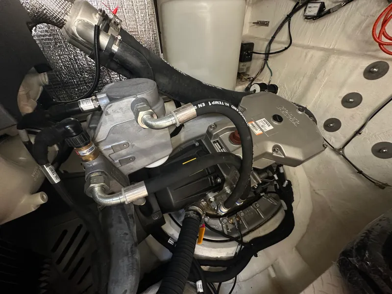 Slide: The Image of Cruisers Yachts 42 CANTIUS 2023 - 35