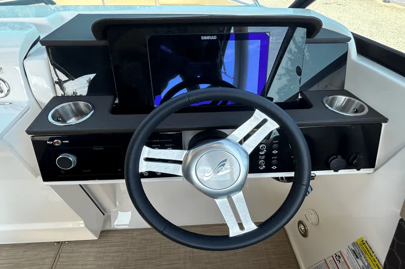 Slide: The Image of Sea Ray SDX 250 Outboard 2025 - 23