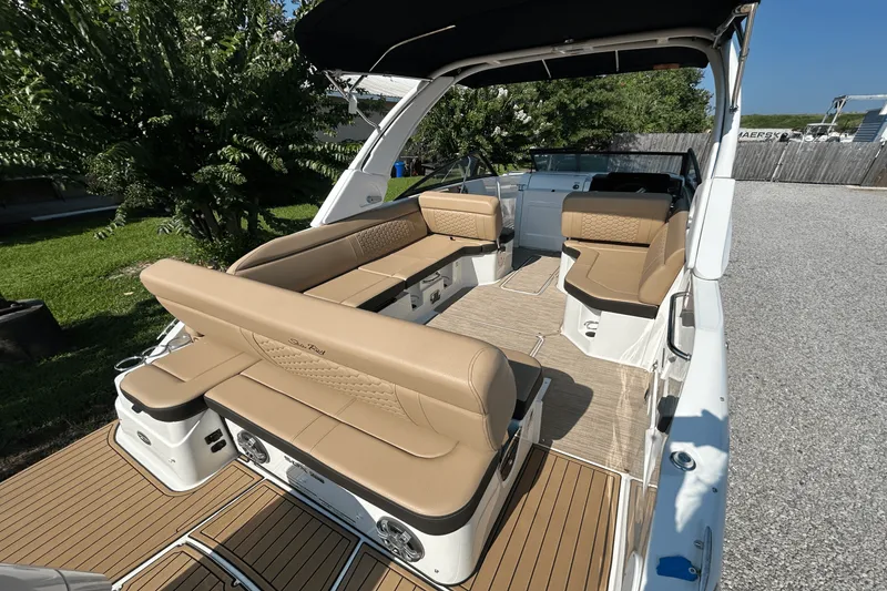 Slide: The Image of Sea Ray SDX 250 Outboard 2025 - 5