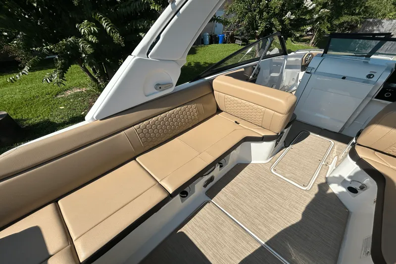 Slide: The Image of Sea Ray SDX 250 Outboard 2025 - 7