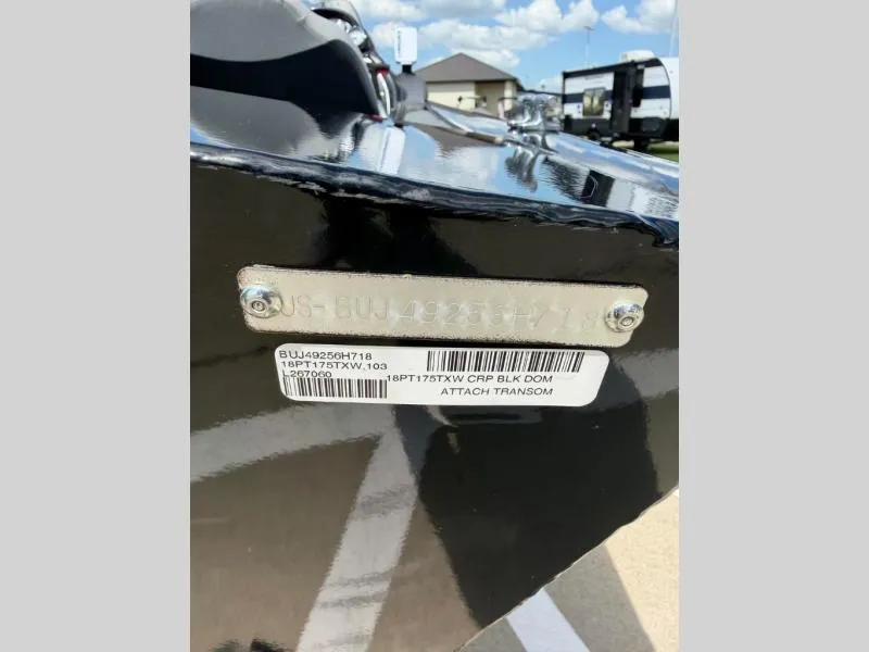 Slide: The Image of Tracker PRO TEAM 175 TXW 2018 - 2