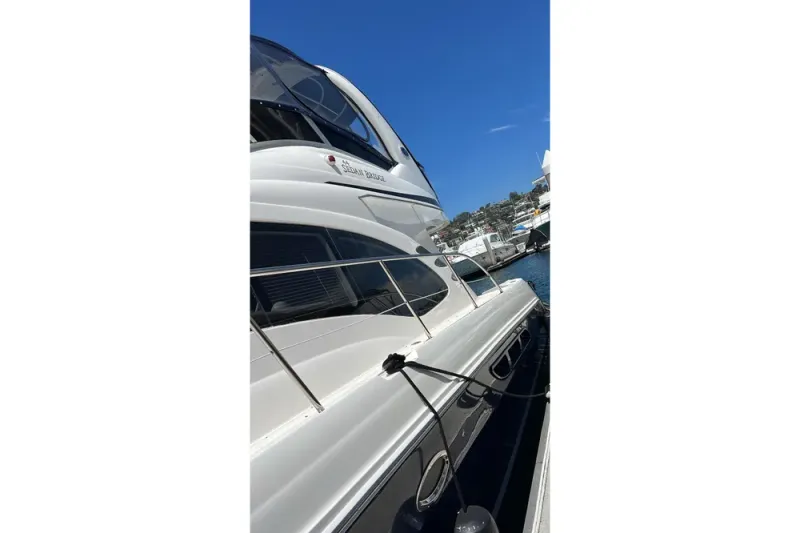 Slide: The Image of Sea Ray 44 Sedan Bridge 2006 - 2
