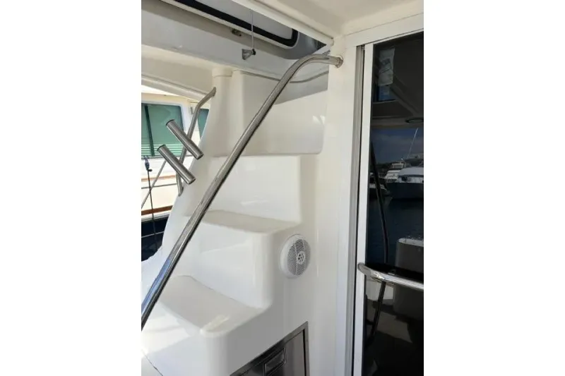 Slide: The Image of Sea Ray 44 Sedan Bridge 2006 - 14