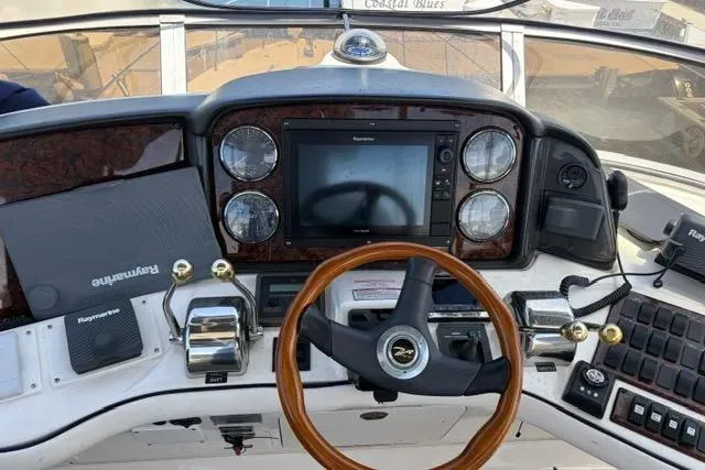 Slide: The Image of Sea Ray 44 Sedan Bridge 2006 - 17