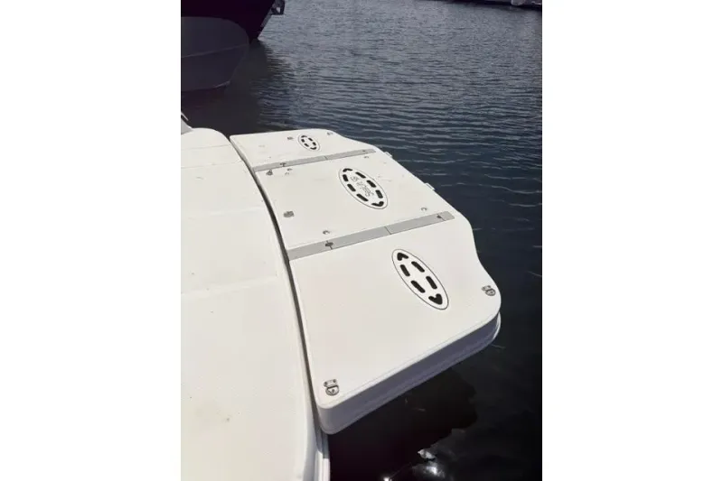 Slide: The Image of Sea Ray 44 Sedan Bridge 2006 - 5