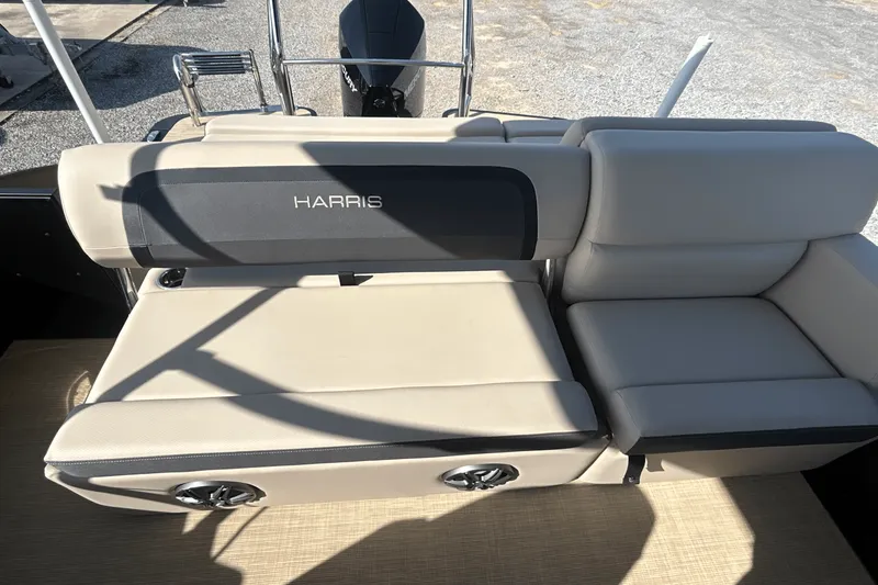 Slide: The Image of Harris 250 Cruiser 2025 - 11