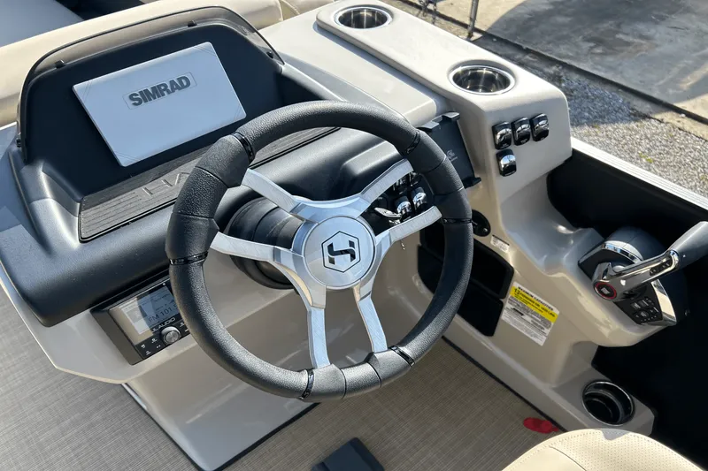 Slide: The Image of Harris 250 Cruiser 2025 - 12