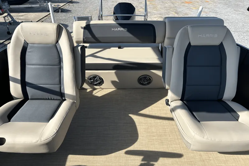 Slide: The Image of Harris 250 Cruiser 2025 - 13