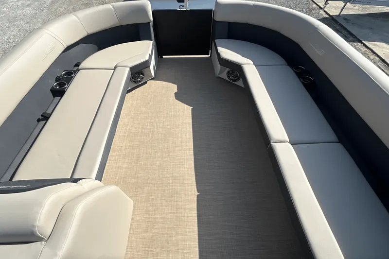 Slide: The Image of Harris 250 Cruiser 2025 - 14