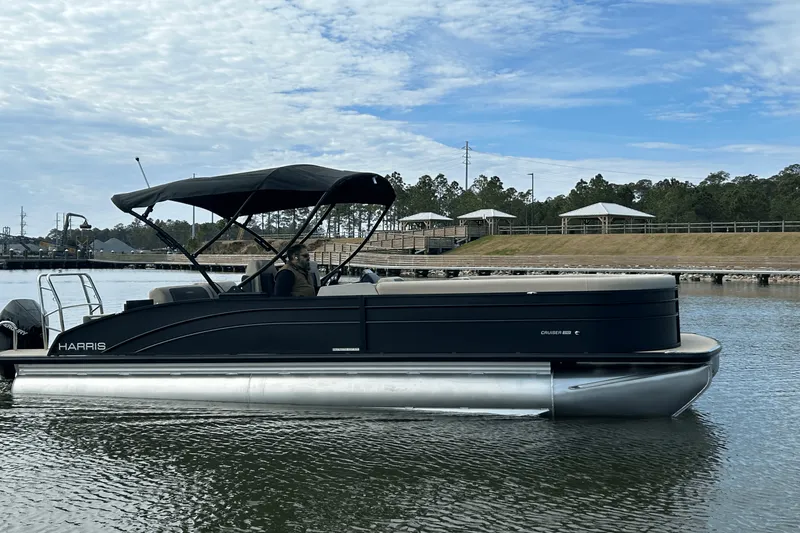 Slide: The Image of Harris 250 Cruiser 2025 - 5