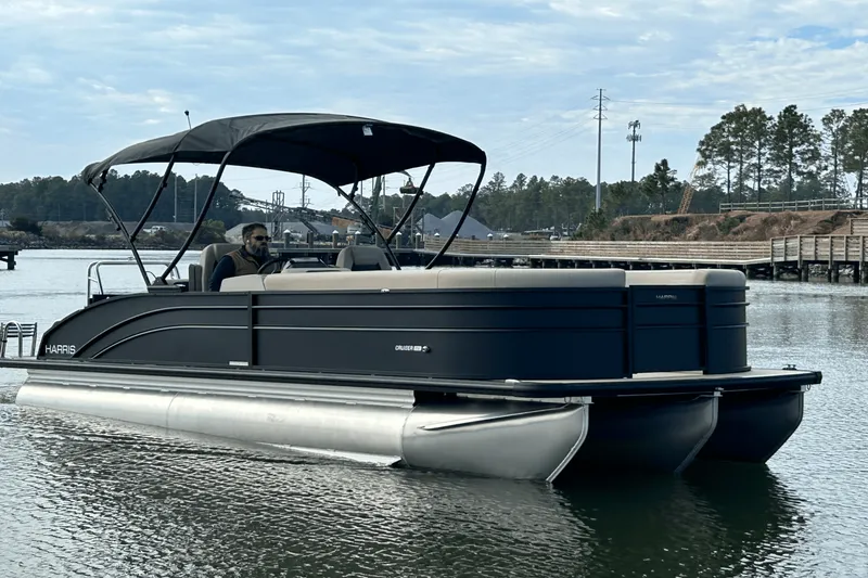 Slide: The Image of Harris 250 Cruiser 2025 - 6