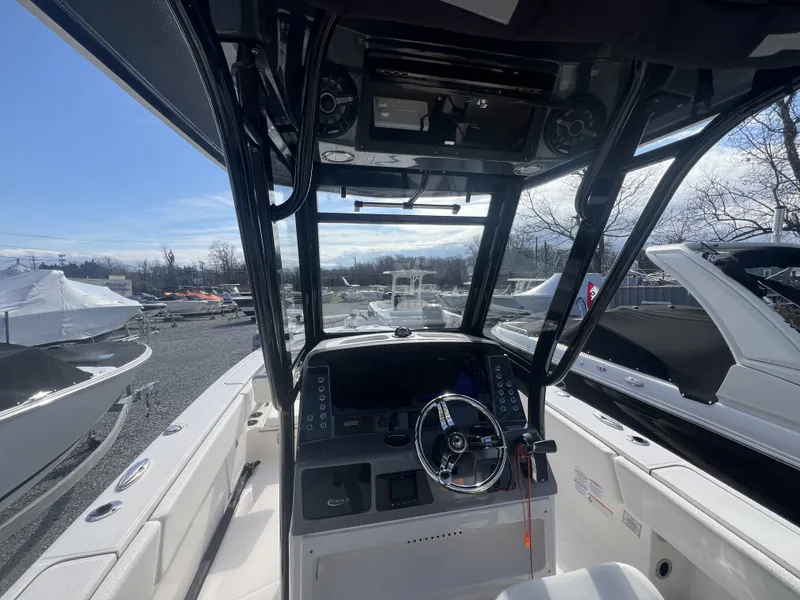 Slide: The Image of Robalo 266 2023 - 7