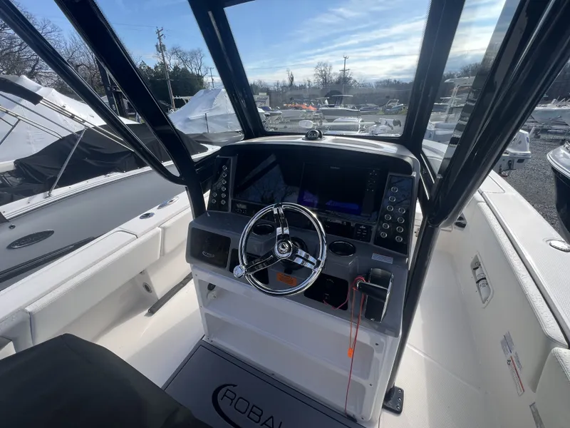 Slide: The Image of Robalo 266 2023 - 3