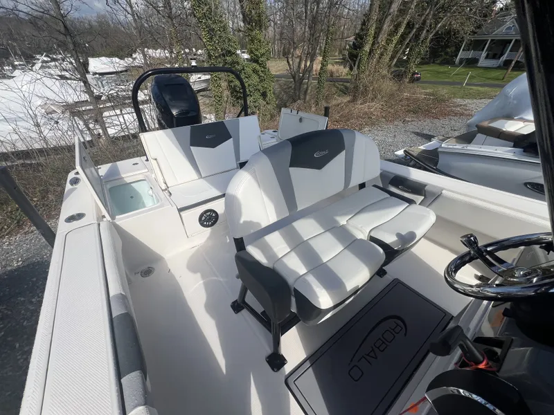 Slide: The Image of Robalo 266 2023 - 5