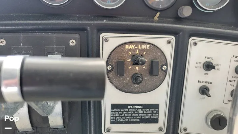 Slide: The Image of Carver Yachts Mariner 3297 1989 - 13272676