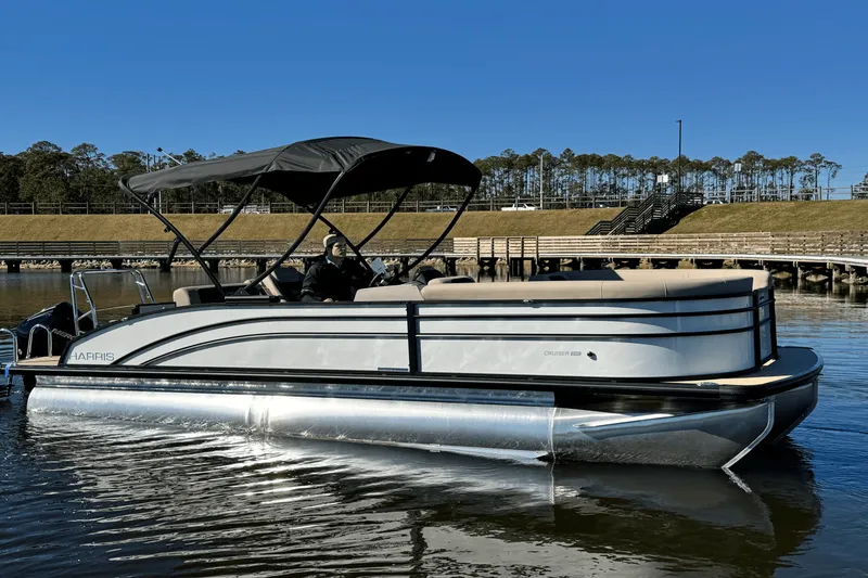 Slide: The Image of Harris 230 Cruiser 2025 - 1