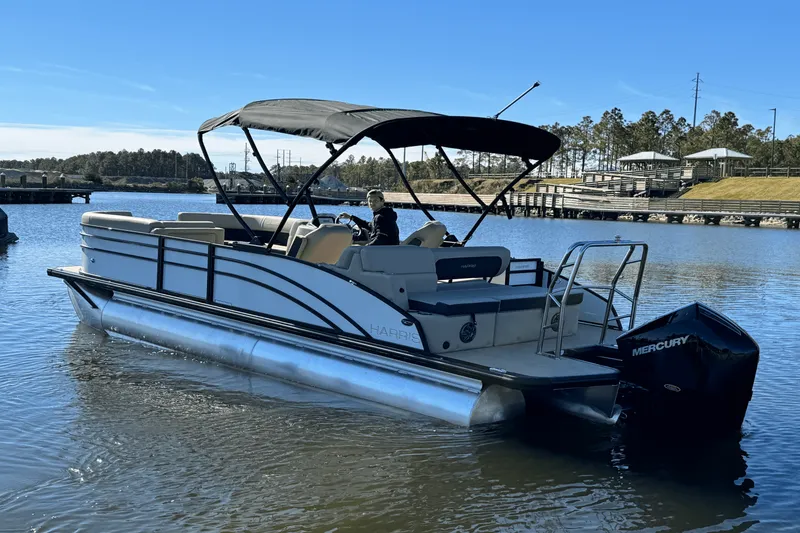 Slide: The Image of Harris 230 Cruiser 2025 - 11