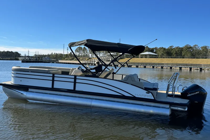 Slide: The Image of Harris 230 Cruiser 2025 - 12