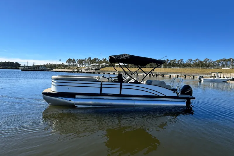 Slide: The Image of Harris 230 Cruiser 2025 - 13