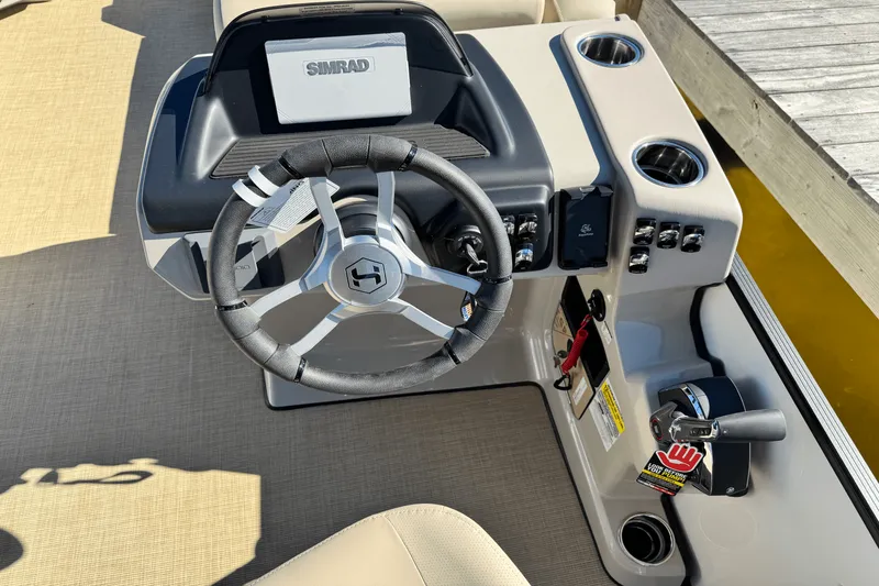 Slide: The Image of Harris 230 Cruiser 2025 - 18