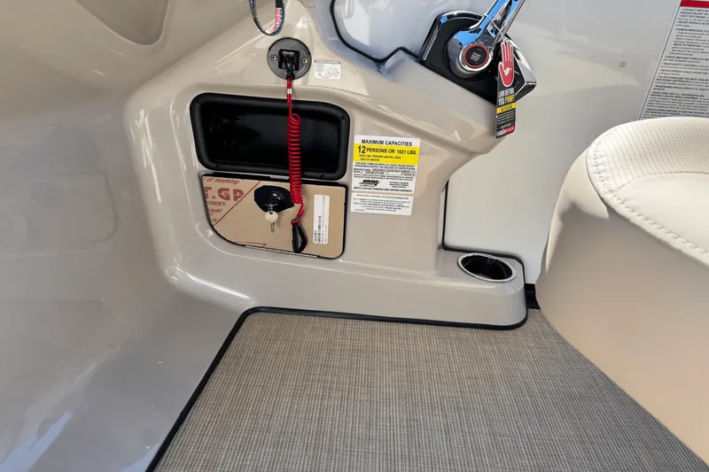 Slide: The Image of Harris 230 Cruiser 2025 - 19