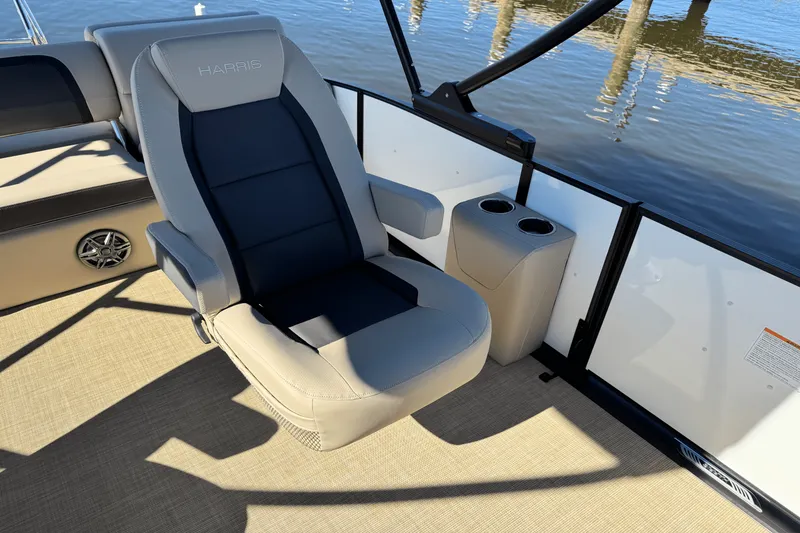 Slide: The Image of Harris 230 Cruiser 2025 - 21