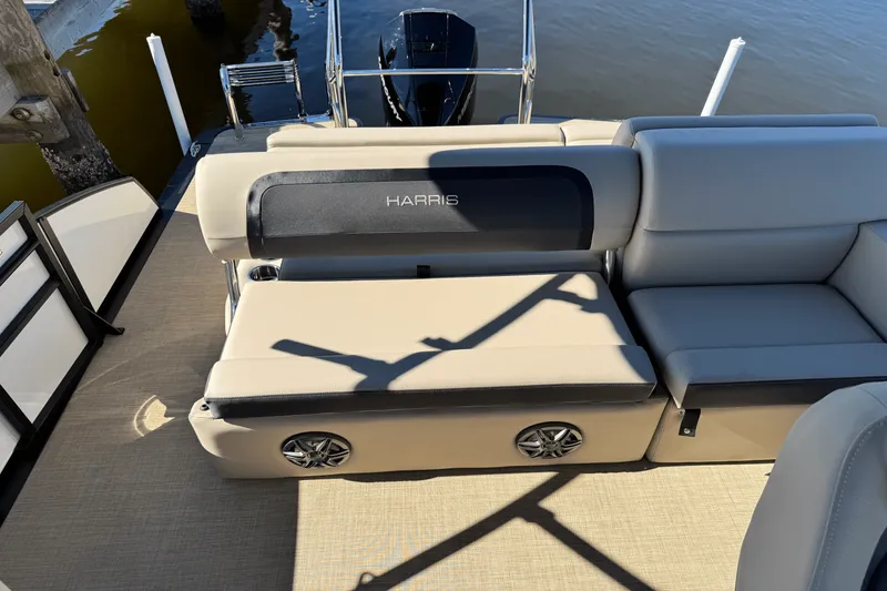 Slide: The Image of Harris 230 Cruiser 2025 - 22