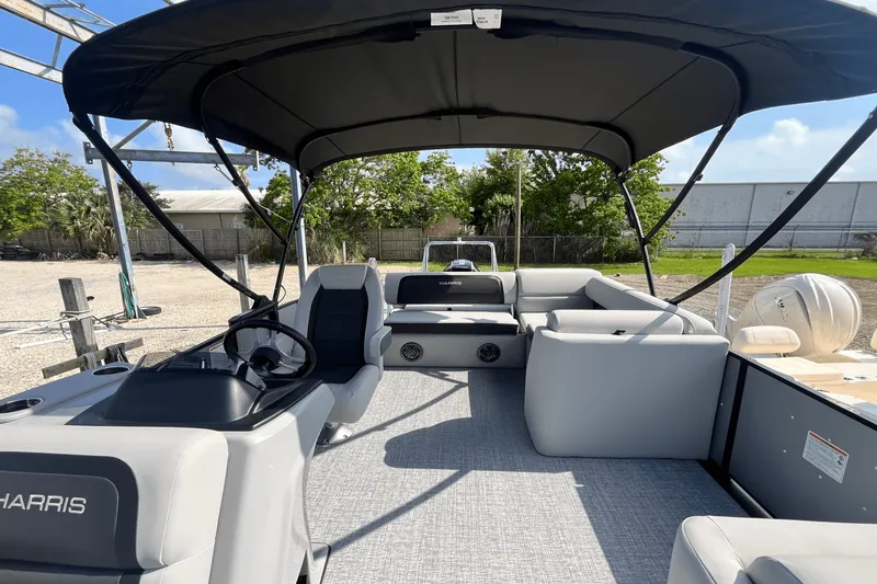 Slide: The Image of Harris 230 Cruiser 2025 - 10