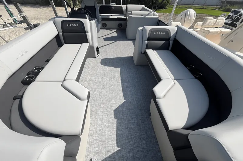 Slide: The Image of Harris 230 Cruiser 2025 - 12