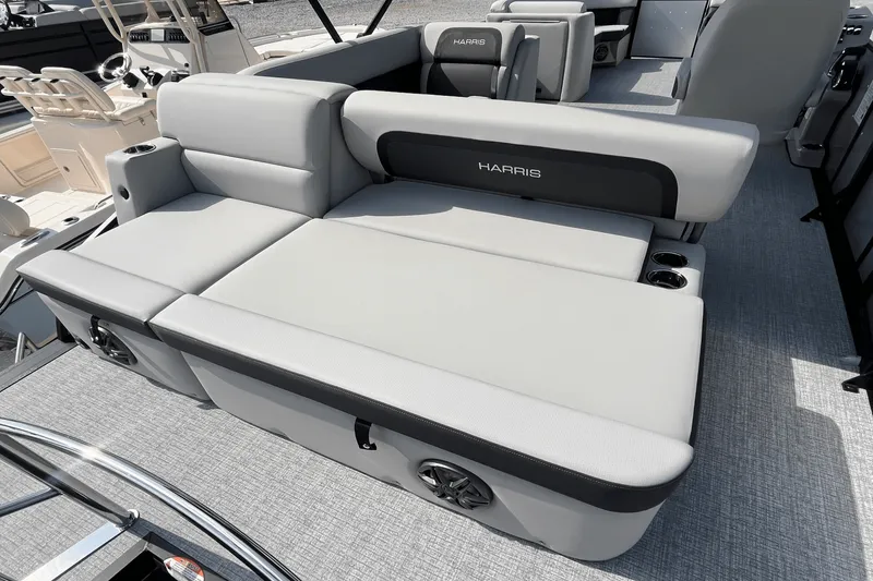 Slide: The Image of Harris 230 Cruiser 2025 - 6