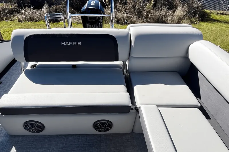 Slide: The Image of Harris 230 Cruiser 2025 - 7