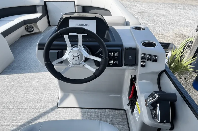 Slide: The Image of Harris 230 Cruiser 2025 - 9