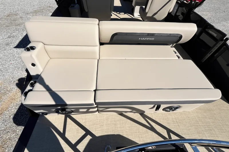 Slide: The Image of Harris 230 Cruiser 2025 - 4