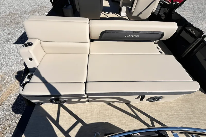 Slide: The Image of Harris 230 Cruiser 2025 - 5