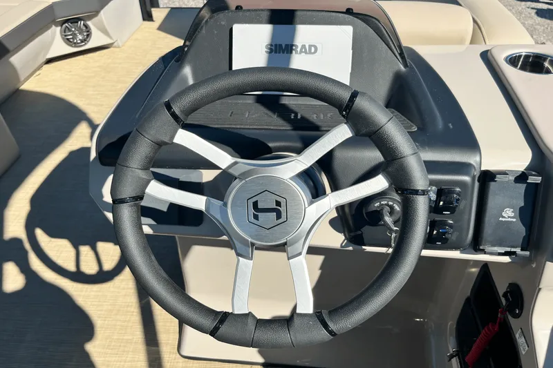 Slide: The Image of Harris 230 Cruiser 2025 - 9