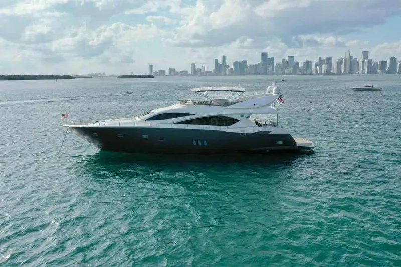 Slide: The Image of Sunseeker Manhattan 82 2006 - 1