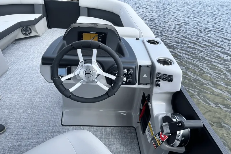 Slide: The Image of Harris 230 Cruiser 2025 - 11