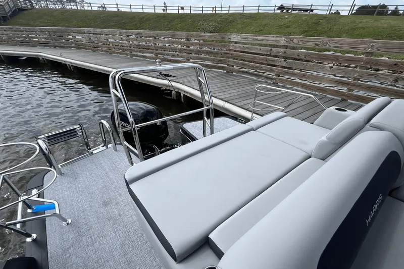 Slide: The Image of Harris 230 Cruiser 2025 - 7